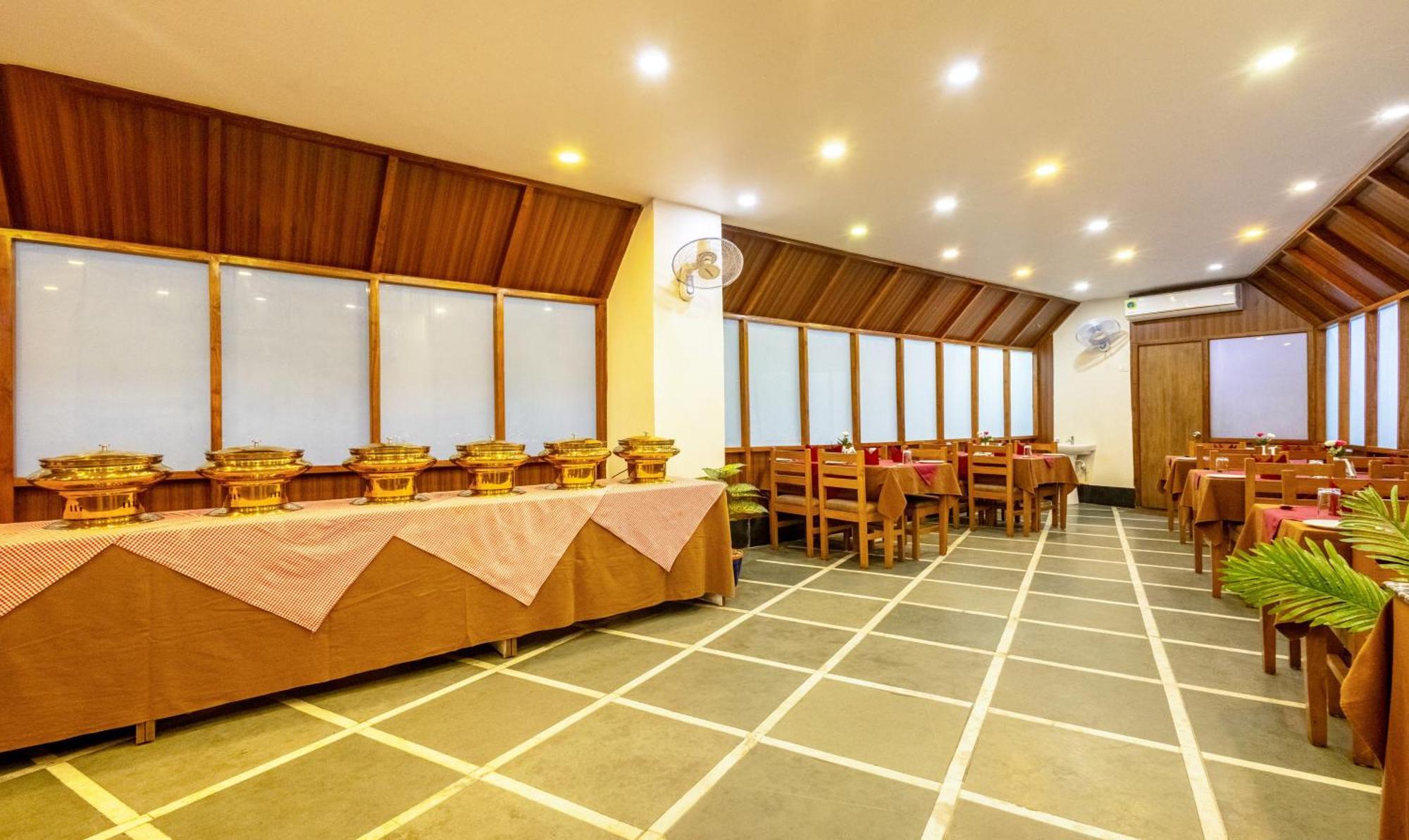 Swagatam Inn, 5 Minutes Walk From Guwahati Railway Station Dış mekan fotoğraf